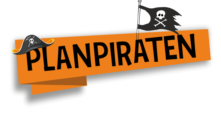 Een logo met de tekst "PLANPIRATEN" in een opvallend lettertype. Het toont ook een piratenthema met een hoed en een schedel.
